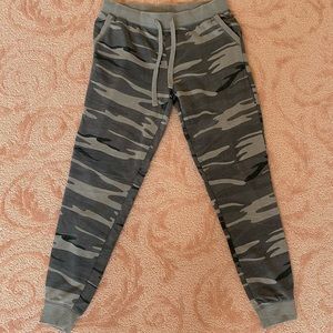 Z Supply - camo jogger pants